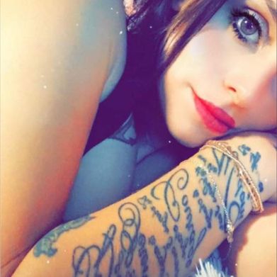 Samantha Nicole Added Photo on 2025-04-05