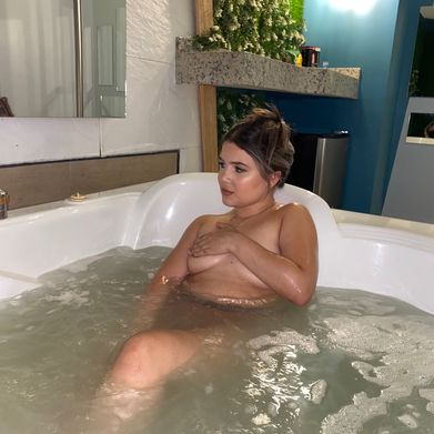 Karla Arias (karlaariass) Header Photo Added 2025-02-25