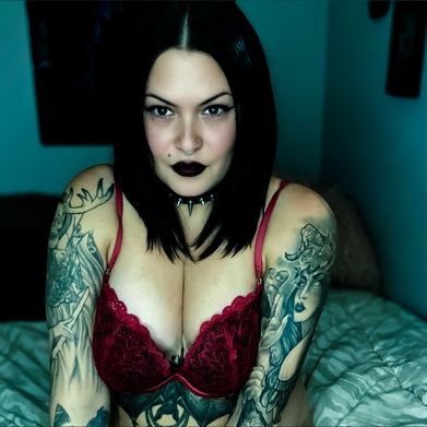 Roxy Rotten 🔞 Added Photo on 2024-11-14