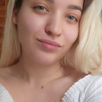 Dear Dora 🍭 (dora.dearr) Header Photo Added 2025-12-02