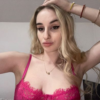 Elizzz (lilblondieelizzz) Profile Photo Added 2025-02-28