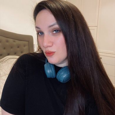 Mia Preston (mia.preston) Profile Photo Added 2025-12-13