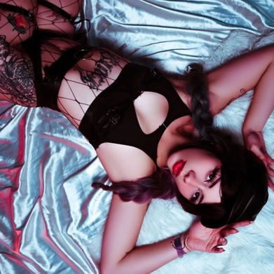 ✞ Emily Noir  ✯ (emilyynoir) Profile Photo Added 2025-08-12