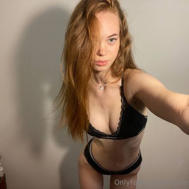 Elizabeth Fox 🦊 (elizabethfoxsex) OnlyFans profile photo