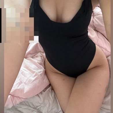 Olivia 💋 (livis_world) Header Photo Added 2025-02-07