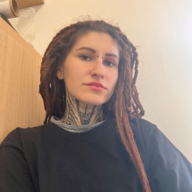 Mia Brandt 🌚 (mia_brandt) Profile Photo Added 2025-10-20