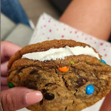 Anna Adventurous (anna-be-adventurous) Header Photo Added 2025-11-08