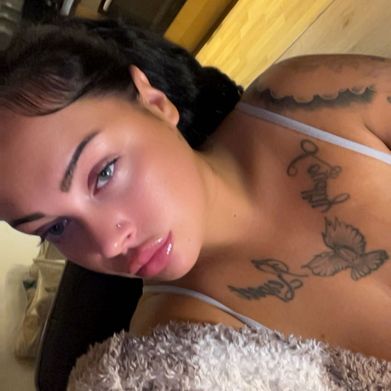 SnowBunniem (u503318025) Profile Photo Added 2025-09-26