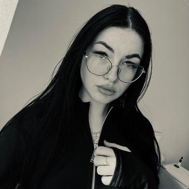 Emily lovric (emilylovric) Header Photo Added 2025-03-03