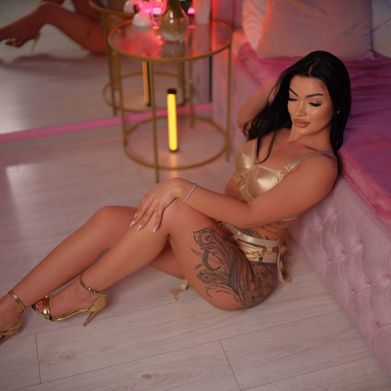 it's our secret 😈 (juicyjulie01) Header Photo Added 2025-07-17