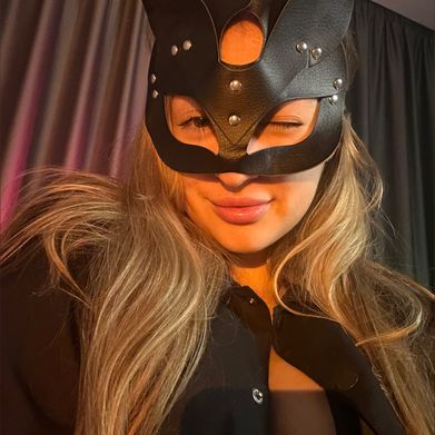 Kitsune Asmr 🌟🫦 (kitsuneasmmr) Profile Photo Added 2025-02-13