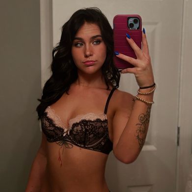 chelsey (tattedslvt) Header Photo Added 2025-06-09