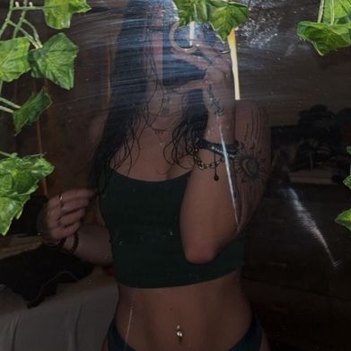 𝑅ℎ𝑦♡︎ (lilyxrhy) Header Photo Added 2025-08-22