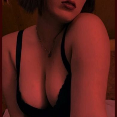 Emily Wild (xemilywild) Header Photo Added 2025-07-24