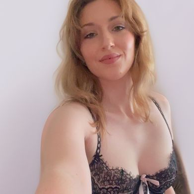 Luna Mae 🖤 Added Photo on 2025-06-19