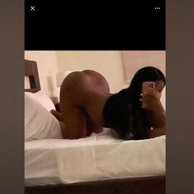 𝑺𝒂𝒓𝒂 𝒃𝒂𝒏𝒌𝒔 𝑹𝒆𝒂𝒍  🌹💋 Added Photo on 2024-10-08