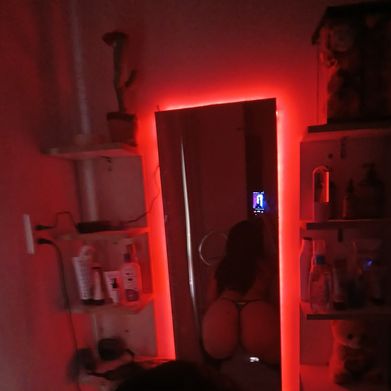 Tati2144🫦😋🫦 Added Photo on 2024-10-08