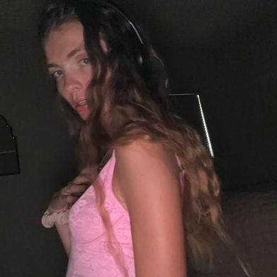 Alice Rose (alice_chalice) Profile Image Added 2025-06-24