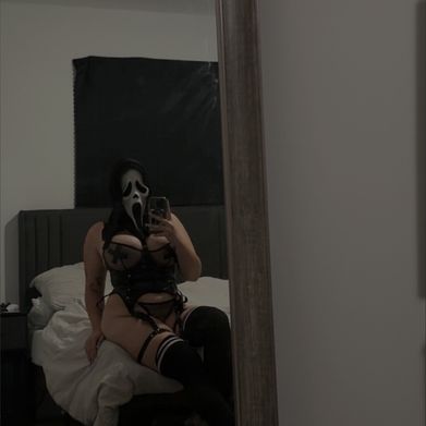 Lola & Mr Pipe 😈 (lolaandmrpipe) Profile Photo Added 2025-07-26