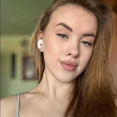 𝚁𝚘𝚗𝚒 🤍 (ro_ni) OnlyFans Profile Image