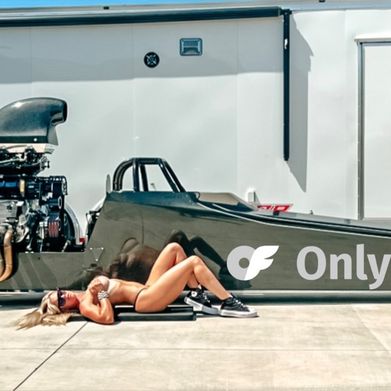 💋-SEXY FAST-🏁 Added Photo on 2024-12-11