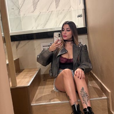 Juli's Inner World VIP 💋🐦‍🔥 (julitaylorvip) Profile Photo Added 2025-06-21