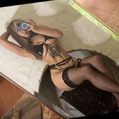 Scarlettbbby (scarlettbbby) Header Photo Added 2024-06-02