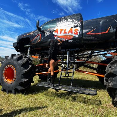 Em❤️‍🔥 (bigtruckem) Header Photo Added 2024-10-15