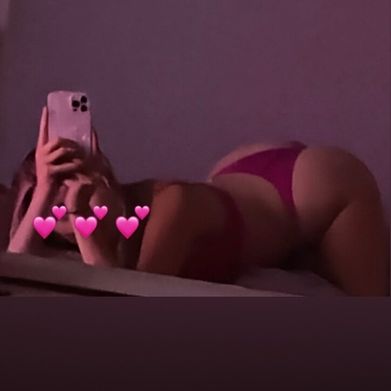 M <3 (xoxom_8) Header Photo Added 2025-10-31