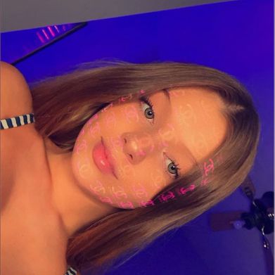 alexia a Baney x Free OF 4 LIFE (alexiabaney) Header Photo Added 2024-11-04