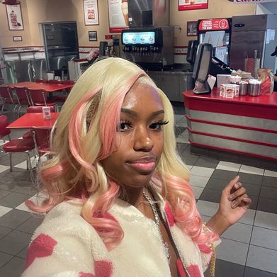 Kiki Marie Added Photo on 2025-03-08