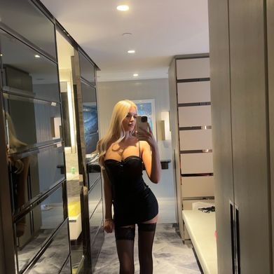 Beverly (beverlybluee) Header Photo Added 2025-06-22