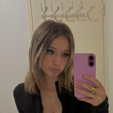 Anna 🧸 (anna_aviera) Profile Photo Added 2025-08-12