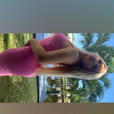 Iza (izadolla) Header Photo Added 2025-12-16