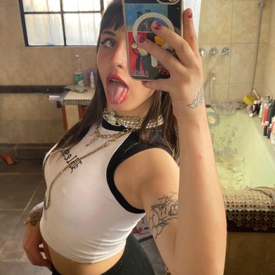 Ivy🦇 (tapetiteivy) Header Photo Added 2025-07-07