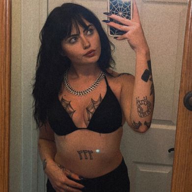 Suzi Q (xxxsuzi) Profile Photo Added 2025-08-25