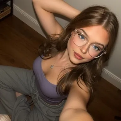 August 💋 Profile Photo