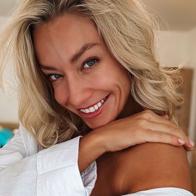 𝑩𝒐𝒎𝒃𝒔𝒉𝒆𝒍𝒍 𝑾𝒊𝒇𝒆 𝑨𝒎𝒚 ❤️‍🔥 Added Photo on 2025-01-07