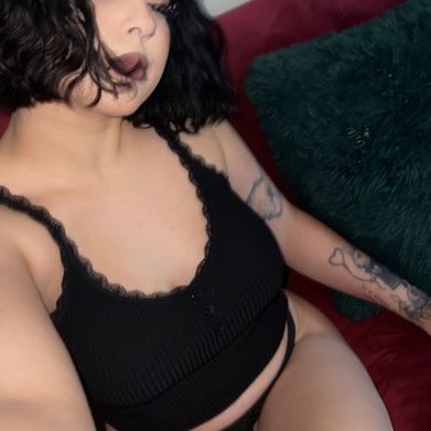 Rain (gothmommybutsadd) Header Photo Added 2025-07-25