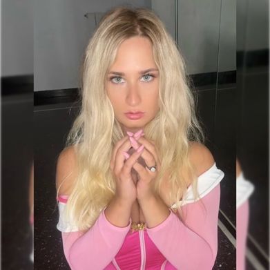 Veronika (veronikaveronika) Profile Photo Added 2025-10-24