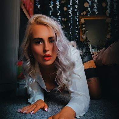 ✨ Laura Jayne VIP ✨ Added Photo on 2025-07-15