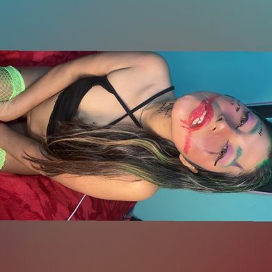 🩷🤶🏻 LITTLE SANTA LEXIE 🎄 (bunniilatina) Header Photo Added 2025-11-08