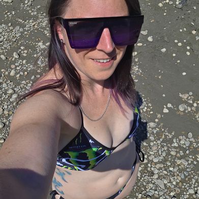 Shortnsweet (u501716976) Profile Photo Added 2025-08-18