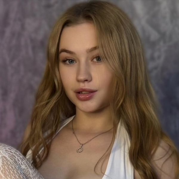 Bella (bellastars) OnlyFans profile photo