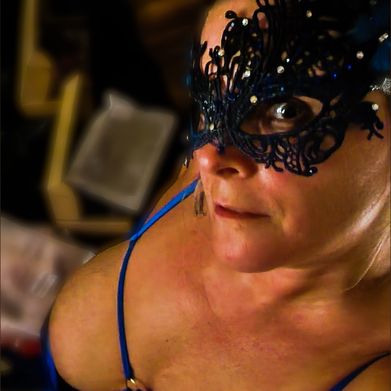 Seraphina Starr (The Masked Housewife) (maskedhousewifexxx) Header Photo Added 2025-08-02