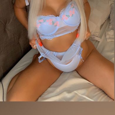 BabydollzXO (babydollzxoxo) Header Photo Added 2025-04-19