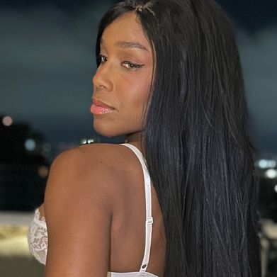 Fernanda V (fernanda_v_02) Profile Photo Added 2025-07-17