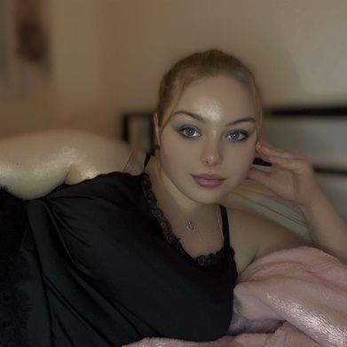 Krystal 💕 (krystal_rc) Header Photo Added 2025-03-24