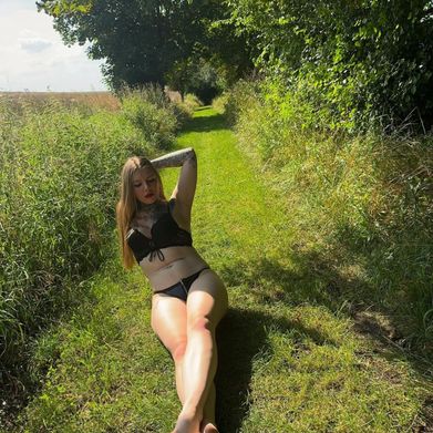 ℒ𝑒𝒶 (leamecklenburg) Header Photo Added 2024-08-22