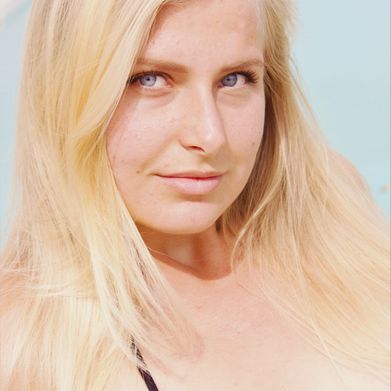 Crystal (crystal_blond) Profile Photo Added 2025-04-16